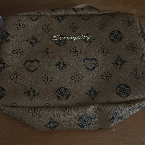 B. Yang brown bag NWOT - Picture 9 of 10